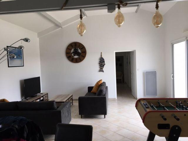 Gite Avec Piscine Privative L'Aiguillon-sur-Vie Ngoại thất bức ảnh